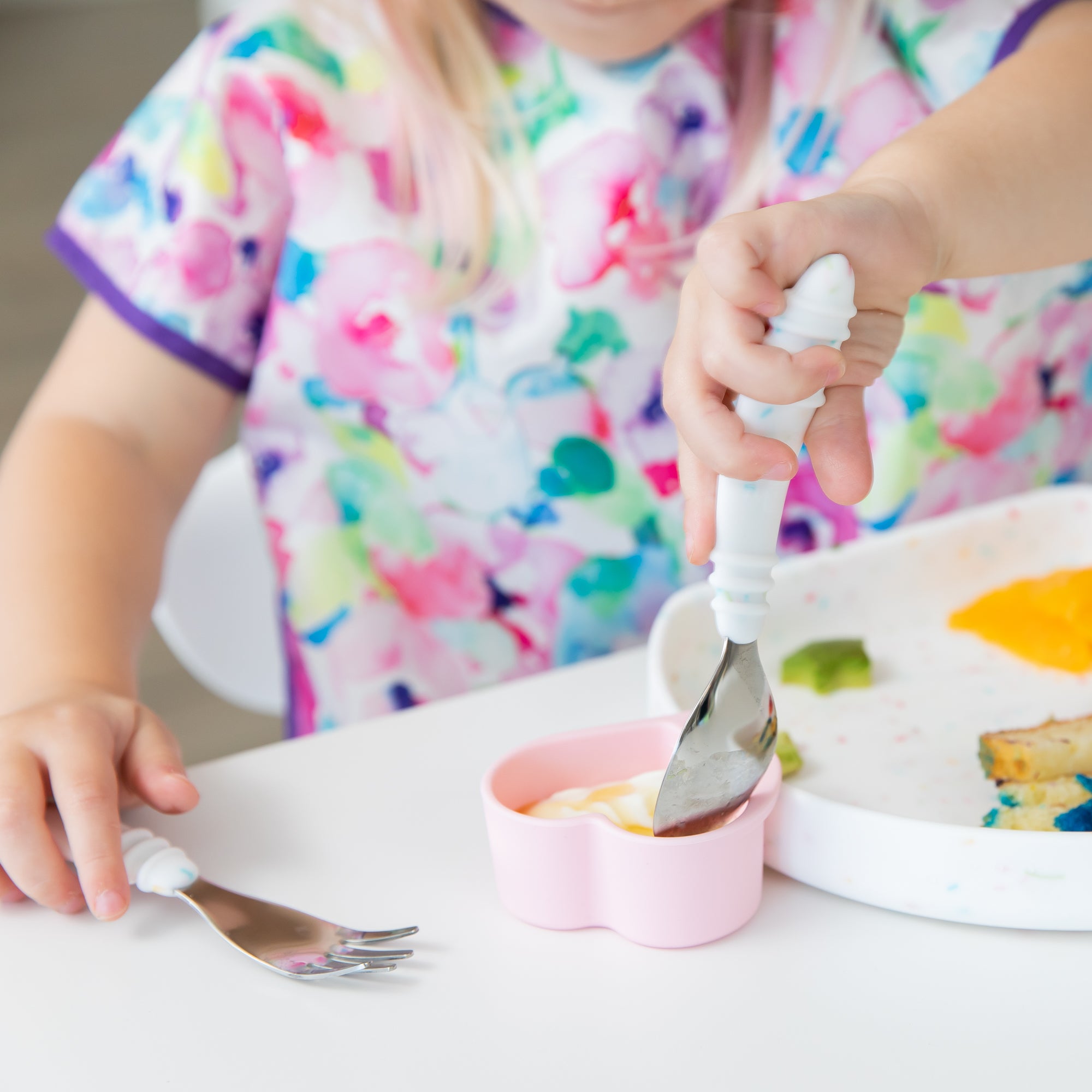 Smocks and Sprinkles: Easy Meal & Snack Trays for Kids