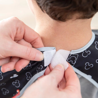 Short-Sleeved Smock: Mickey Mouse Icon B+W - Bumkins